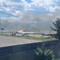 Avion sleteo na aerodrom u Montani i sudario se sa parkiranim avionom, izbio požar