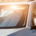 Izbacite ove stvari iz automobila na vreme Na vrućinama postaju izuzetno opasne - evo šta može da se dogodi