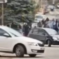 Појавио се снимак туче Гробара и Делија на Петловом брду: хулигани били наоружани моткама и штанглама