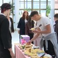 U Ekonomsko-trgovinskoj školi u Vranju pripremili humanitarni doručak, organizovali memorijalni turnir u znak sećanja na…