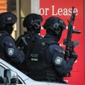 Uzbuna na aerodromima u Australiji! Policija uletela u avione čim su sleteli u Melburn i Sidnej, tri opasne žene uhapšene po…