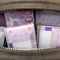 Лајош је најпоштенији човек у земљи: Налетео на гомилу новца у торби и пронашао пензионера коју ју је изгубио
