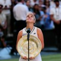 Prvi slem u karijeri: Linda Noskova je šampionka Vimbldona