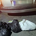 U zadnjem braniku auta krio kese s drogom, pokušao da pobegne i udario policajce: Uhapšen u Tekiji
