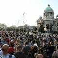 Tužno je gledati: Odbor SNS u Novom Sadu osudio slike obešenog Vučića na protestu u Beogradu