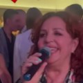 Pejovićeva žena u transu Ana Bekuta pevala Biljani, slavljenicu posebno oduševio Lukasov nastup!