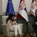 Lazar je 1.000 dete rođeno u Pasjanu na KiM: Vučić priredio dirljiv doček za skromnu srpsku porodicu