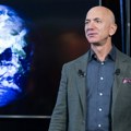 Džef Bezos prodao skoro 12 miliona akcija Amazona