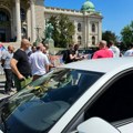 Protest taksista u Beogradu i Banjaluci: „Ne prihvatamo rezoluciju o Srebrenici”