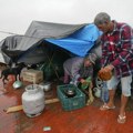 Улице претворене у реке,: 300.000 људи напустило своје домове у поплавама у Бразилу погинуло најмање 113 особа, 146 се води…