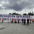U „Ćacilendu“ Vulin i novi transparent s porukom studentima u blokadima: Blokaderi, Srbija nije genocidna država