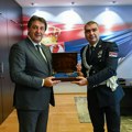 Komandant u mercedesu od pola miliona evra