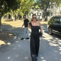 Ceca u crnom kompletu, a zlatni nakit nikad "veći i moćniji": Prošetala u visokim štiklama, vilice "padale"