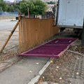 Prve slike iz škole na Čukarici: Ograda pala, u bolnici dvoje dece