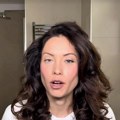 Mirka Vasiljević objavila snimak iz kupatila Glumica šokirala videom u kom se vidi kako sređuje kosu, sa jednim našminkanim…