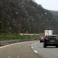 Ovo su najnovije informacije o stanju na putevima u Srbiji: U Surdulici i Prijepolju sneg obarao stabla