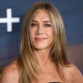 Jennifer Aniston i zvanično potvrdila: Jim Curtis je njen novi partner! OTP banka nudi opciju premijum bankarstva – za one sa…