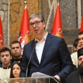 (Foto) Predsednik Vučić dobio zlatnik od učenika iz Vukovara Ugostio ih uz tople reči: Nadam se da ćete iz Beograda poneti…