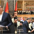 (Uživo) Predsednik Vučić dobio zlatnik od učenika iz Vukovara Ugostio ih uz tople reči: Nadam se da ćete iz Beograda poneti…