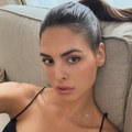 Ova lepotica je sestra Jelene Marjanović Zovu je "Srpskom Sindi Kraford", a o porodičnoj tragediji ne želi ni reč