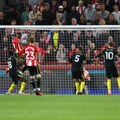 "Pčele" izujedale Čelsi: Brentford sa tri komada ispratio "Plavce" za treće mesto na tabeli