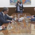 Koju knjigu je ruski ambasador danas poklonio Vučiću?