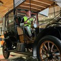 Gradska sekretarka: Muzej automobila nije prestao da postoji, traži se rešenje