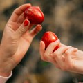 Evo kako izabrati najtvrđe uskršnje jaje Veruje se da će onaj ko pobedi u kucanju jajima imati sreću i blagostanje cele…