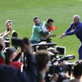 Histerija na treningu Portugalije - navijači izazvali haos VIDEO/FOTO