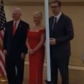 Predsednik Vučić na svečanom prijemu u ambasadi SAD-a Danas je značajan dan, visoki zvaničnici raspoloženi i uprkos kiši…