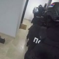 "Ovnom" razbili vrata, pa hapsili osumnjičene u gaćama: Ovako je pala "auto mafija": Krali kola po Francuskoj, pa delove…