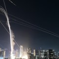 Razoren Tel Aviv, raketa pogodila školu! Oko 300 ljudi ostalo bez domova, pakao!