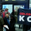 (VIDEO) Interventna odblokirala Kulturni centar Beograda