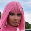 Karleuša u roze latektu bez brusa! Pevačica došla na snimanje Pinkovih zvezda, prisutni je u neverici posmatrali (video)