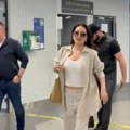 Ceca sletela u Beograd, dočekali je fanovi: Ne skida osmeh, a na ruci komad od 5.000 evra