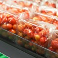 Paradajz skuplji od mesa: Kilogram čerija dostigao 15 evra, a pojeftinjenje se ne nazire!