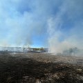 Vatrogasci gase požar u ataru Donjeg Zdravinja kod Prokuplja, vatra zahvatila oko hektar trave i niskog rastinja