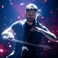 Čuveni violončelista Stjepan Hauser na koncertu u Beogradu posvetio jednu od pesama žrtvama iz Ribnikara