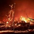 Naložena hitna evakuacija! Kalifornija u plamenu! Nove požare izazvali udari groma