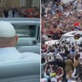 Poslednje pojavljivanje pape Franje u javnosti: Pozdravio vernike na Trgu Svetog Petra i poslao im poruku (Video)
