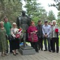 Titov grob i danas prekriven cvećem: Došli iz svih krajeva bivše Jugoslavije u Kuću cveća da mu odaju počast