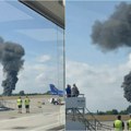 Četiri osobe poginule u padu aviona na aerodromu u Londonu