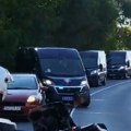 Interventna blokirala ulaz u Bački Petrovac: Ljudi stižu u mesto preko atarskih puteva (video)