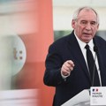 Premijer Francuske uverava opoziciju da će vlada preživeti aktuelnu političku krizu