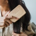Žene zimi lude zbog naelektrisane kose: Ne brinite, postoji rešenje