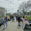 Stari zanati oživeli pred građanima: Uskršnji humanitarni bazar spojio tradiciju i humanost