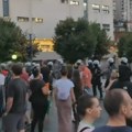 (VIDEO) Napeto i nakon skupa SNS-a u Užicu: Policija razdvaja dve grupe