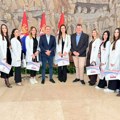 U zdravstvenom centru Šabac zaposlenje dobilo 11 najboljih diplomaca