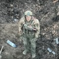 Objavljen dramatičan snimak predaje ruskog vojnika kod Bahmuta VIDEO