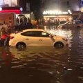 Apokaliptične scene iz Turske: Poplave napravile jezivi haos, ulice se pretvorile u reke, automobile nosi jaka bujica (video)